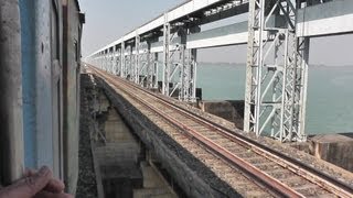 Crossing the Ganga on the Farakka Barrage  New JalpaiguriHowrah Shatabdi Mar 2 2013 [upl. by Kosak]